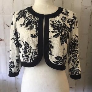 Women’s 3/4 length sleeve black and white shrug